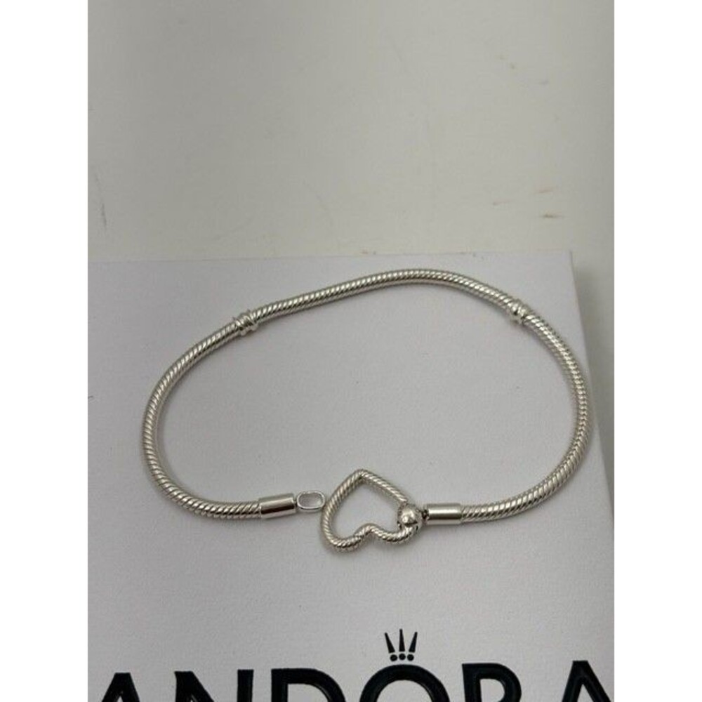 Pandora Moments 8.3" Heart Closure Snake Chain Charm Bracelet Silver 599539C00 - Picture 2 of 8
